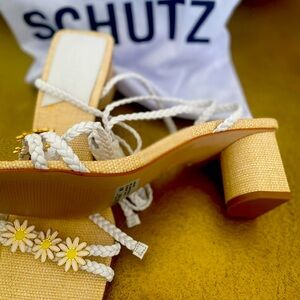 Schutz daisy sandals size 10B